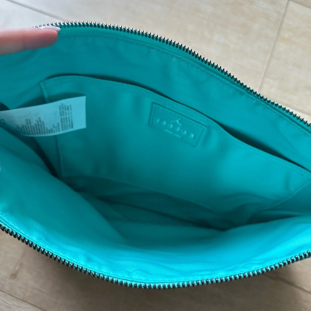 Jordan Pouch - Picture 3 of 5